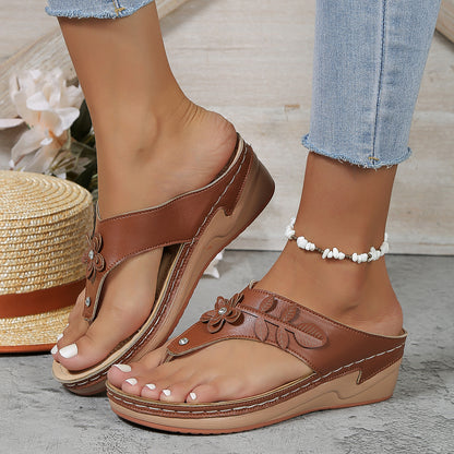 Sandales pour dames à orteil confortables avec des appliques à la mode Chic und Stil