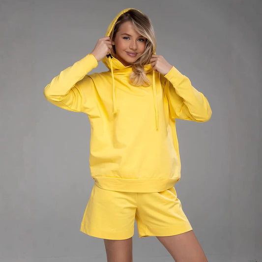 Casual hoodie for women with an oversized fit and matching shorts Chic and Style