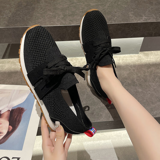 Baskets de sport pour femmes avec un dessus en tricot respirant et des accents élastiques Chic und Stil