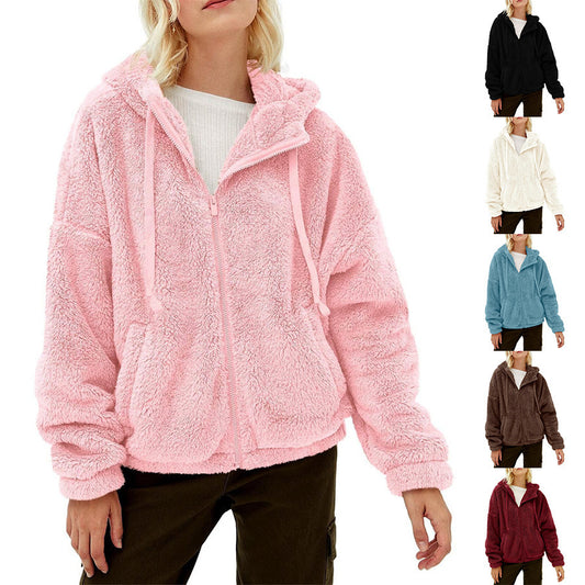 Dame Veste à capuche en fausse fourrure au style oversize Chic und Stil