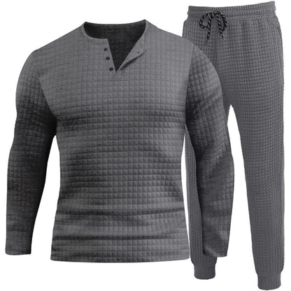 Three-piece set for men with textured long sleeve t-shirt and jogger pants Chic und Stil