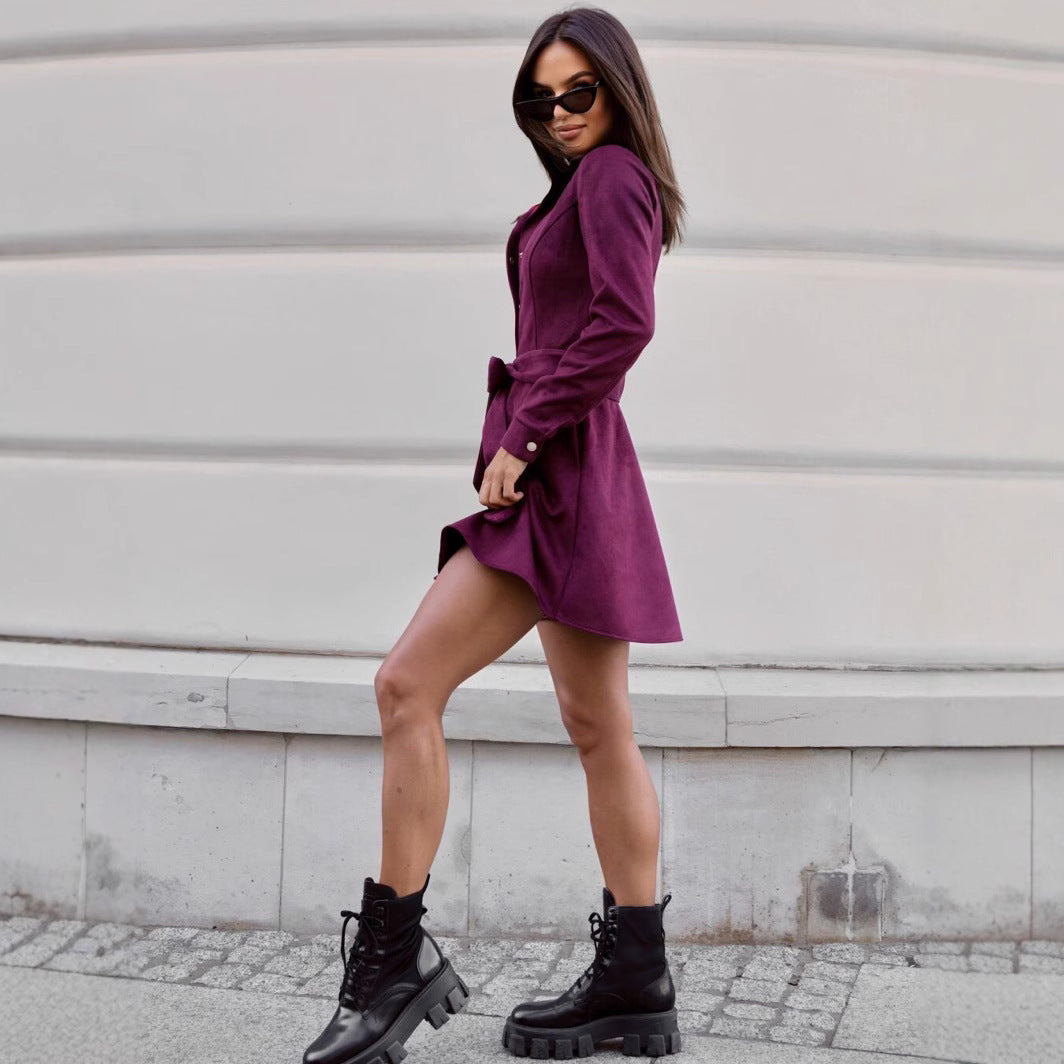 Robe chemise pour dames en doux similicuir avec une taille élégante Chic und Stil