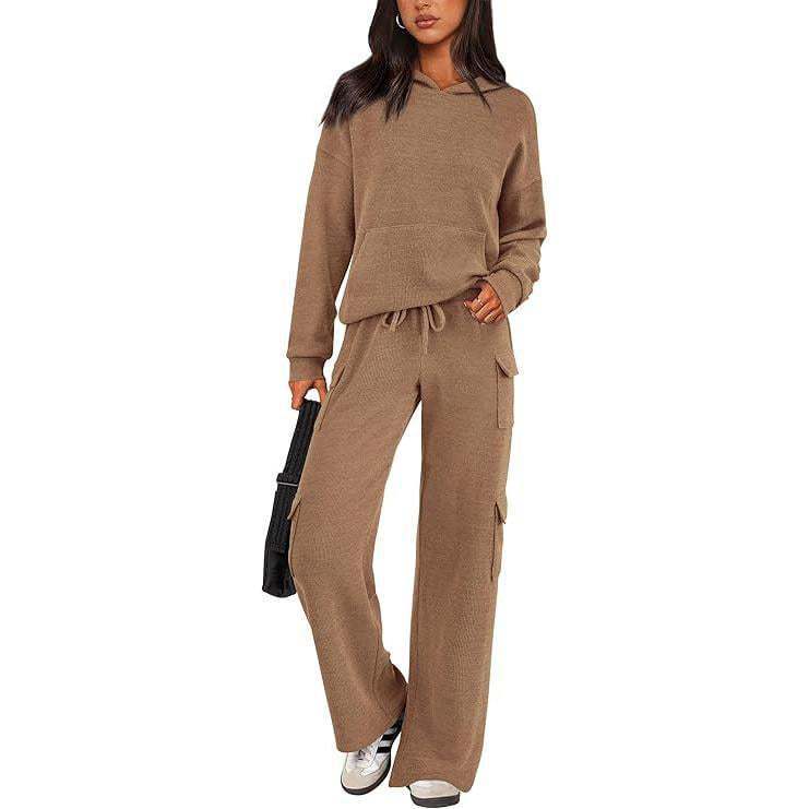 Casual fleece hoodie set for women and chic cargo pants