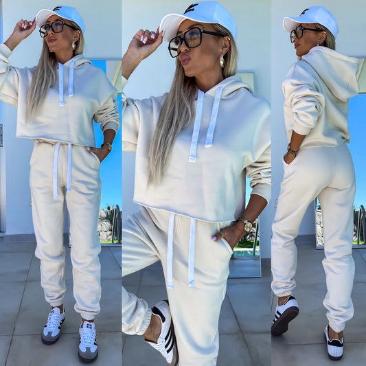 Women's comfortable cropped hoodie with elastic waist and casual jogging set. Chic and stylish.