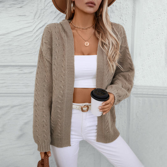 Veste en tricot pour femmes avec capuche et joli tricot en torsades Chic und Stil
