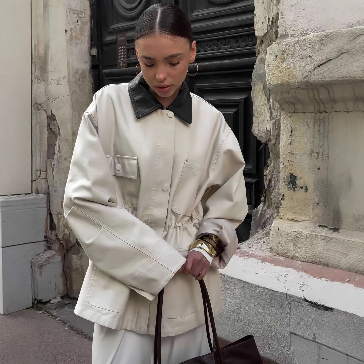 Ladies oversized trendy jacket with elegant collar and practical pockets Chic and Style