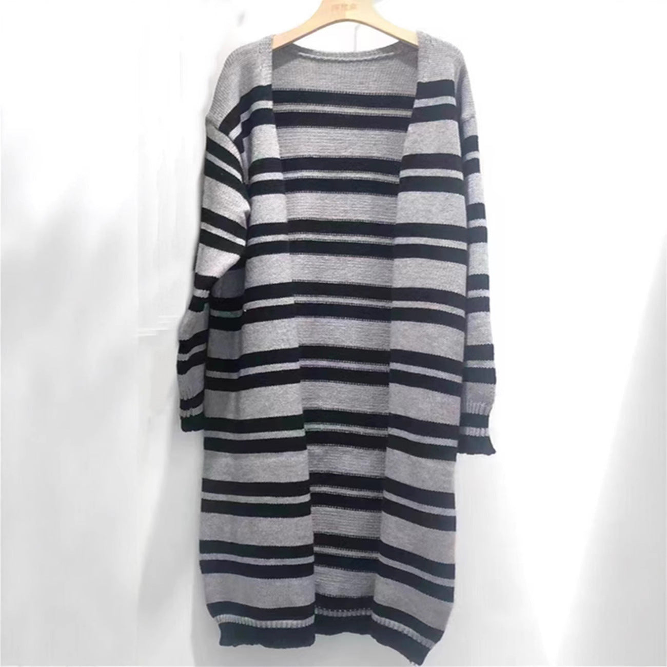 Dames casual cardigan avec design rayé Chic und Stil