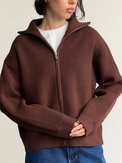 Pull femme avec fermeture éclair haute et motif de mailles structuré Chic und Stil