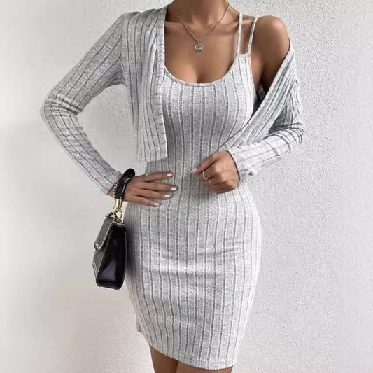 Robe maxi ajustée pour femmes avec structure côtelée enregistrée et cardigan léger Chic und Stil