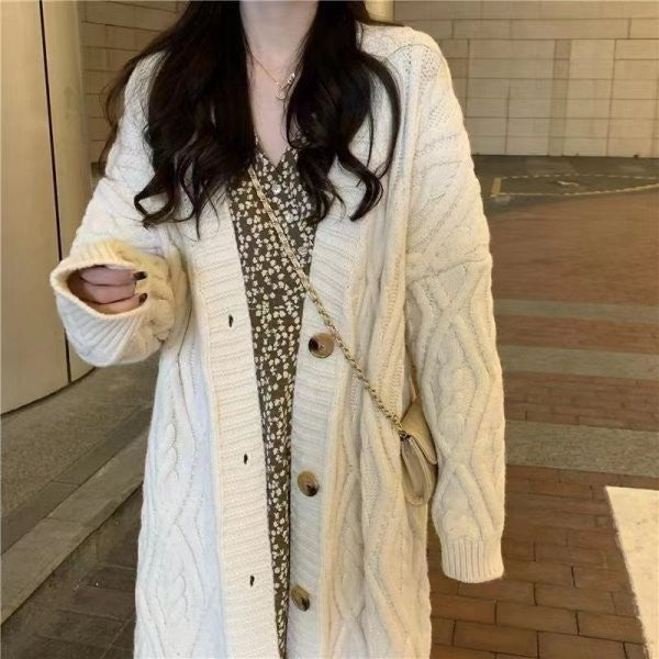 Dames gros tricot cardigan avec ornement de bouton XL et coupe oversized décontractée Chic und Stil