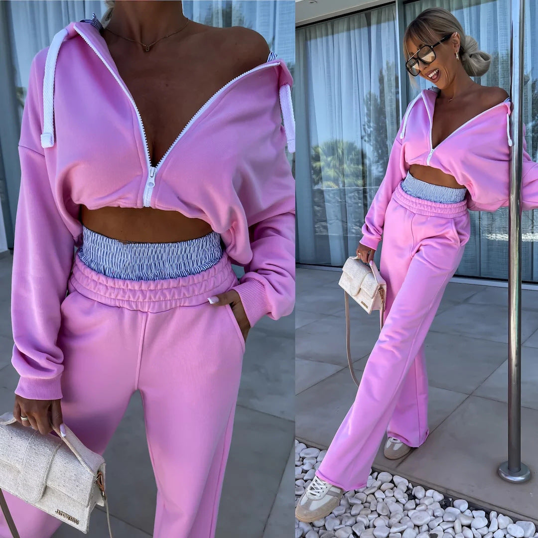 Casual hoodie for women with cropped fit and comfortable jogger pants Chic and Style