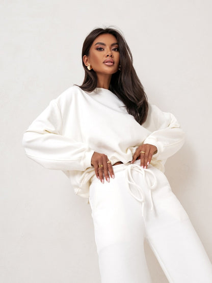 Casual outfit for women with wide pants and oversized sweatshirt Chic und Stil