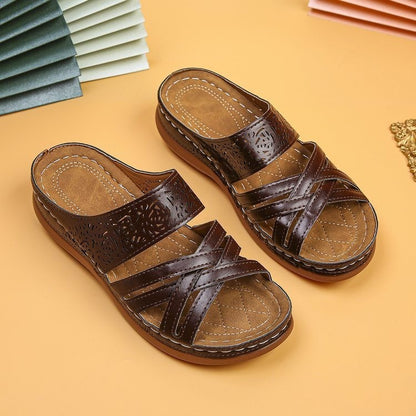 Sandales à brides confortables pour dames avec coupe florale et semelle ergonomique Chic und Stil