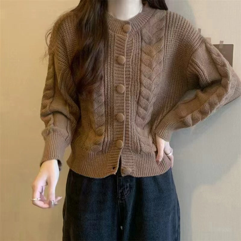 Dames cardigan met nostalgisch kabelpatroon Chic und Stil