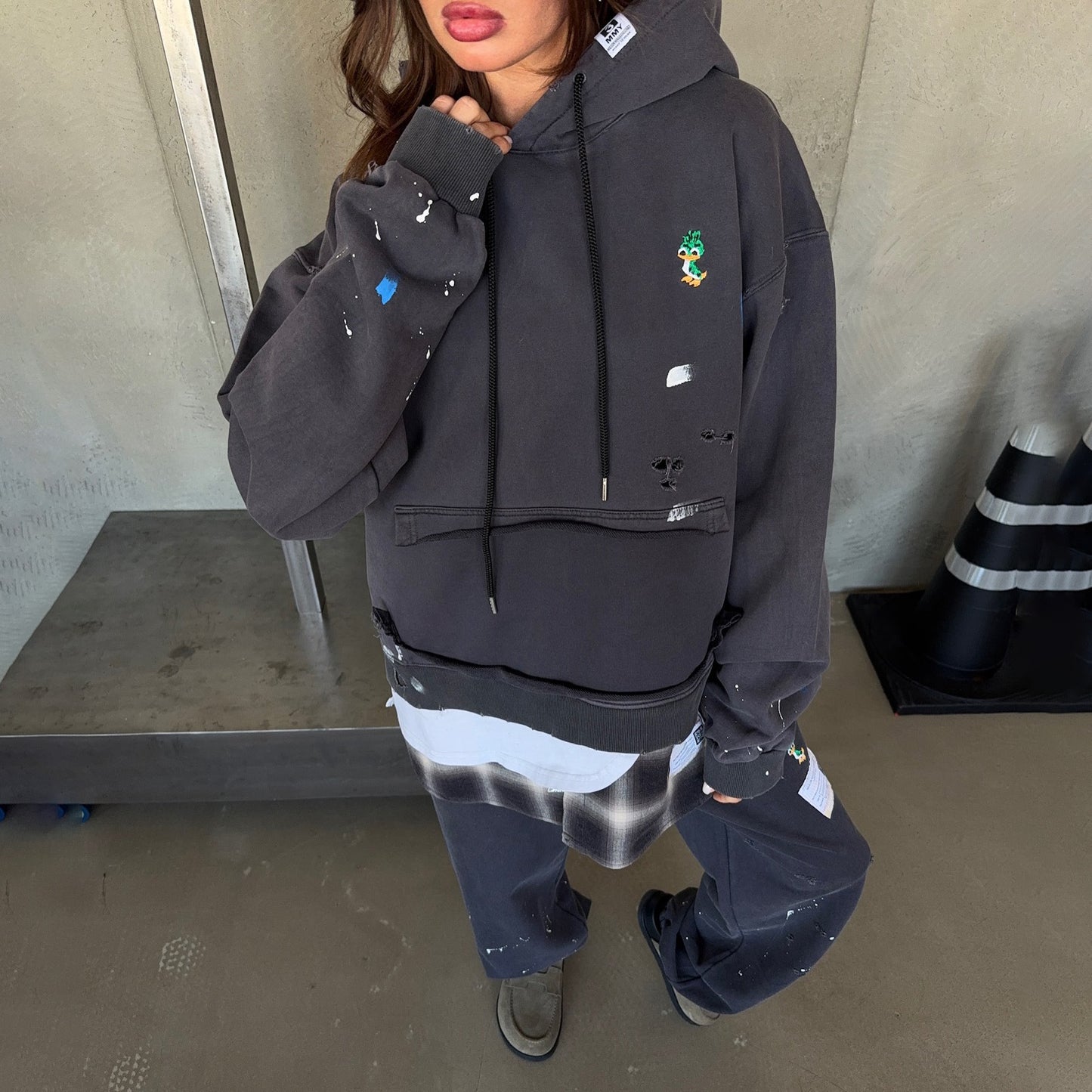 Dame Sweat à capuche surdimensionné avec des éléments de design spéciaux Chic und Stil