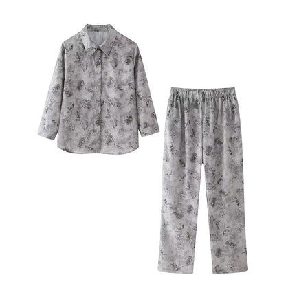 Fluid printed pants for women with elastic waistband Chic und Stil