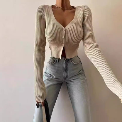 Cardigan en tricot pour femmes avec décolleté en V profond et fermeture à boutons Chic und Stil