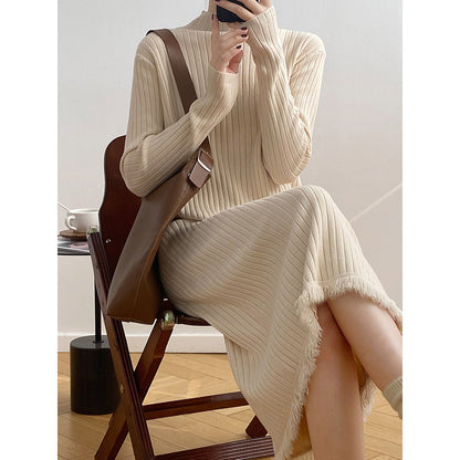 Robe en tricot pour femmes avec col montant et motif à rayures Chic und Stil