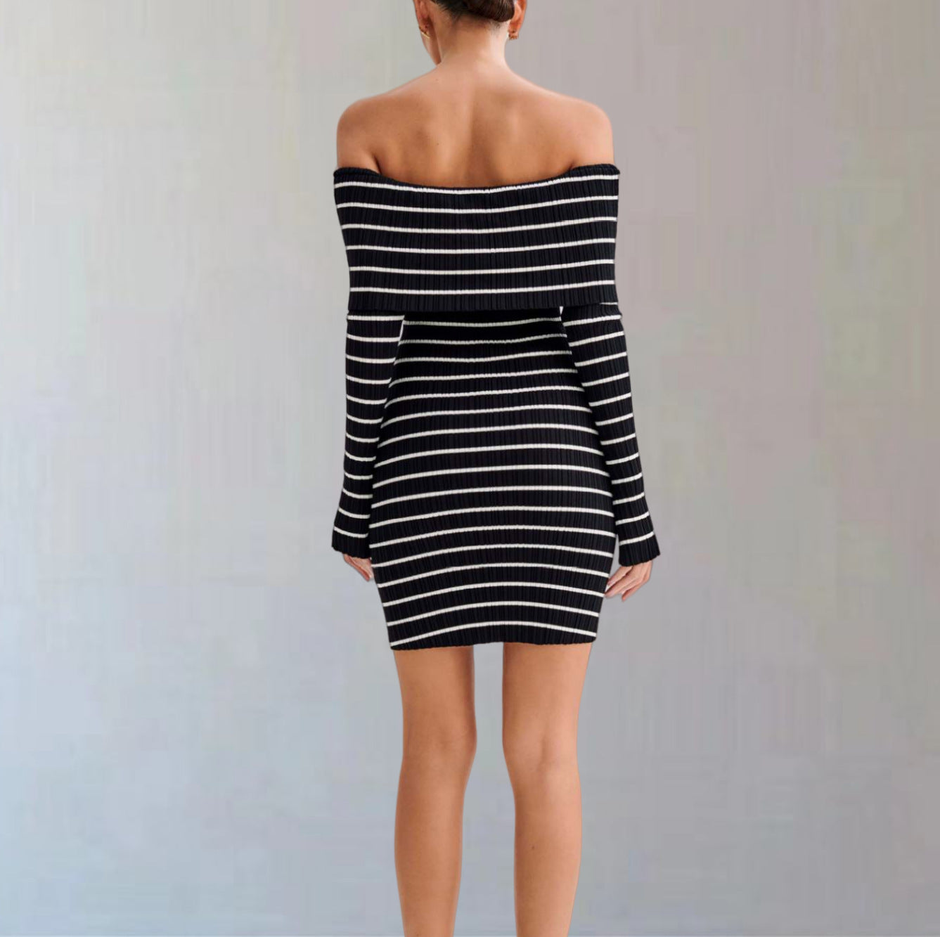 Robe en tricot à épaules dénudées pour femmes avec manches longues et motif rayé Chic und Stil