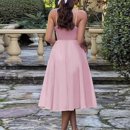 Femmes Robe midi élégante en A avec bretelles spaghetti et tissu doux Chic und Stil