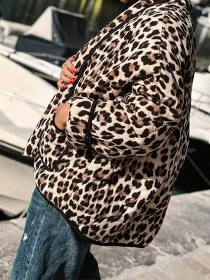 Dames blouson matelassé à motif léopard et poches Chic und Stil