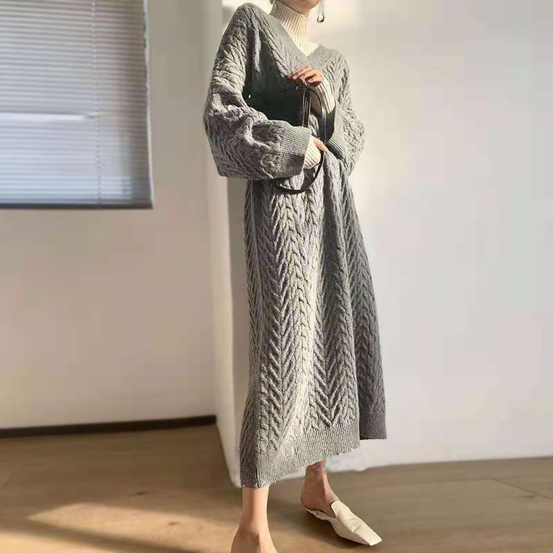 Robe tricot femme avec motif cable et décolleté en V profond Chic und Stil