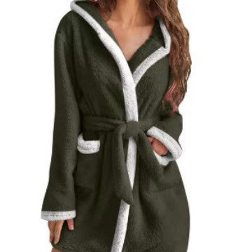 Ladies Cozy Fleece Bathrobe with Hood and Practical Pockets Chic and Style