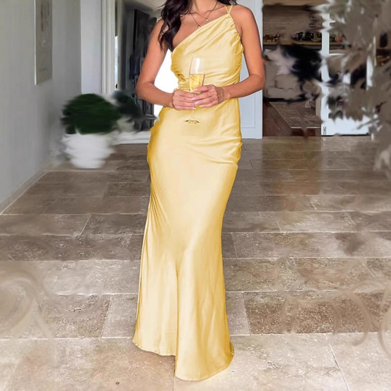 Robe maxi en satin élégante pour femmes avec bretelle asymétrique et détails de volants raffinés Chic und Stil