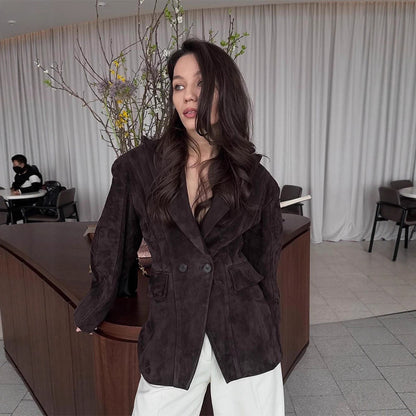 Blazer mode grande taille pour femmes avec design structuré et détails de boutons classiques Chic und Stil