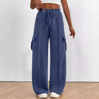 Loose cargo pants for women with elastic waistband and practical pockets Chic and Style