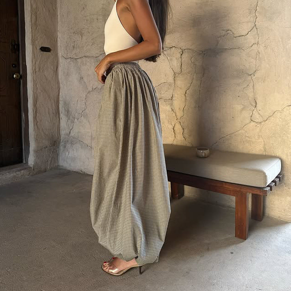 Casual women's pants with a voluminous cut and Vichy pattern Chic und Stil