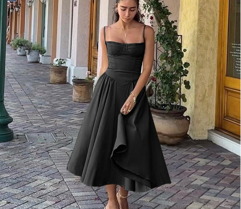 Robe mi-longue pour femmes avec design sans bretelles et jupe plissée volumineuse Chic und Stil