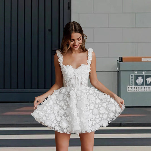 Dames Élégante robe maxi avec des applications florales et des manches transparentes Chic und Stil