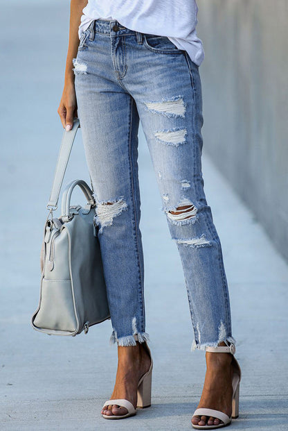 Jeans détruits pour femmes au style boyfriend décontracté avec des ourlets effilochés Chic und Stil