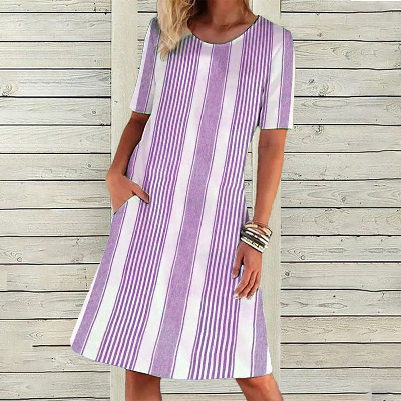 Robe de loisir pour femmes avec un élégant motif à rayures et des poches pratiques Chic und Stil