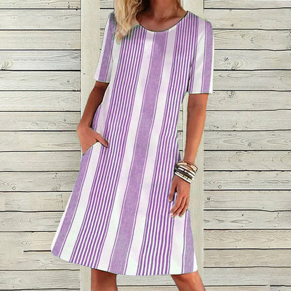 Robe de loisir pour femmes avec un élégant motif à rayures et des poches pratiques Chic und Stil