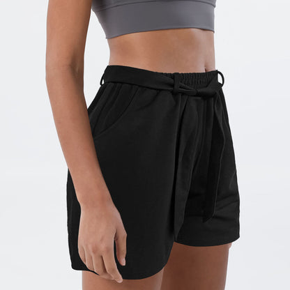 Shorts taille haute, décontractées pour femmes avec des liens Chic und Stil
