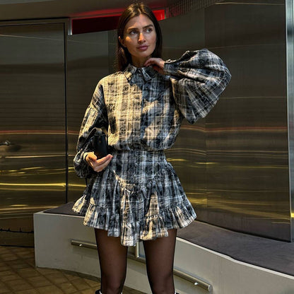 Chemisiers rayés pour femmes avec des manches volumineuses et un ourlet froncé Chic und Stil