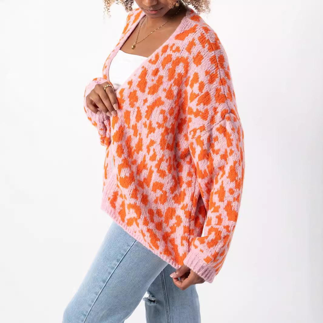 Dames gros tricoté Cardigan avec un motif léopard élégant et des détails oversize confortables Chic und Stil