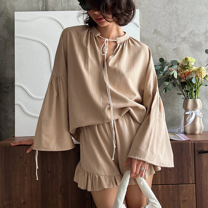 Ensemble de blouse et shorts pour femmes à détails volantés et coupe décontractée Chic und Stil