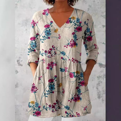 Robe chemise pour femmes avec un design floral et des poches pratiques Chic und Stil
