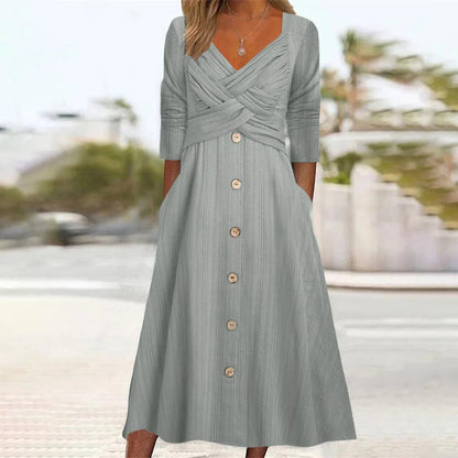 Robe maxi à boutons pour femmes avec détail de haut croisé Chic und Stil
