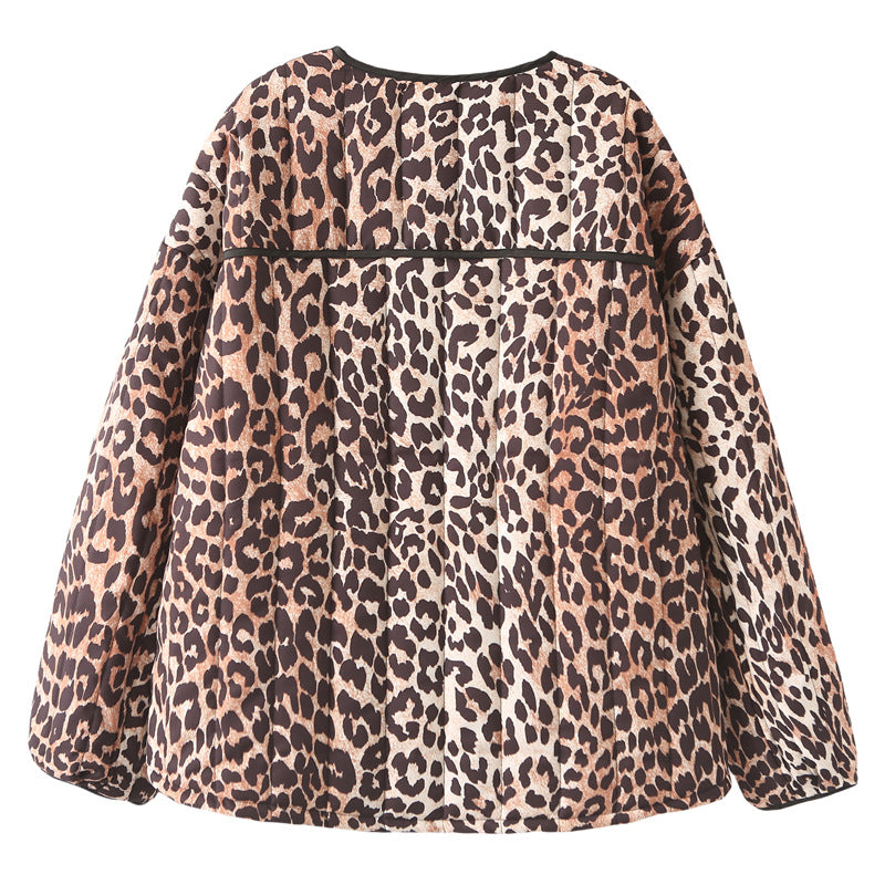 Quilted women's jacket with leopard pattern and practical pockets Chic and Style