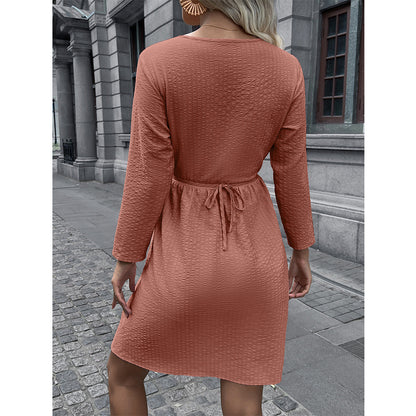 Robe décontractée pour femmes avec ceinture ajustable et manches 3/4 Chic und Stil