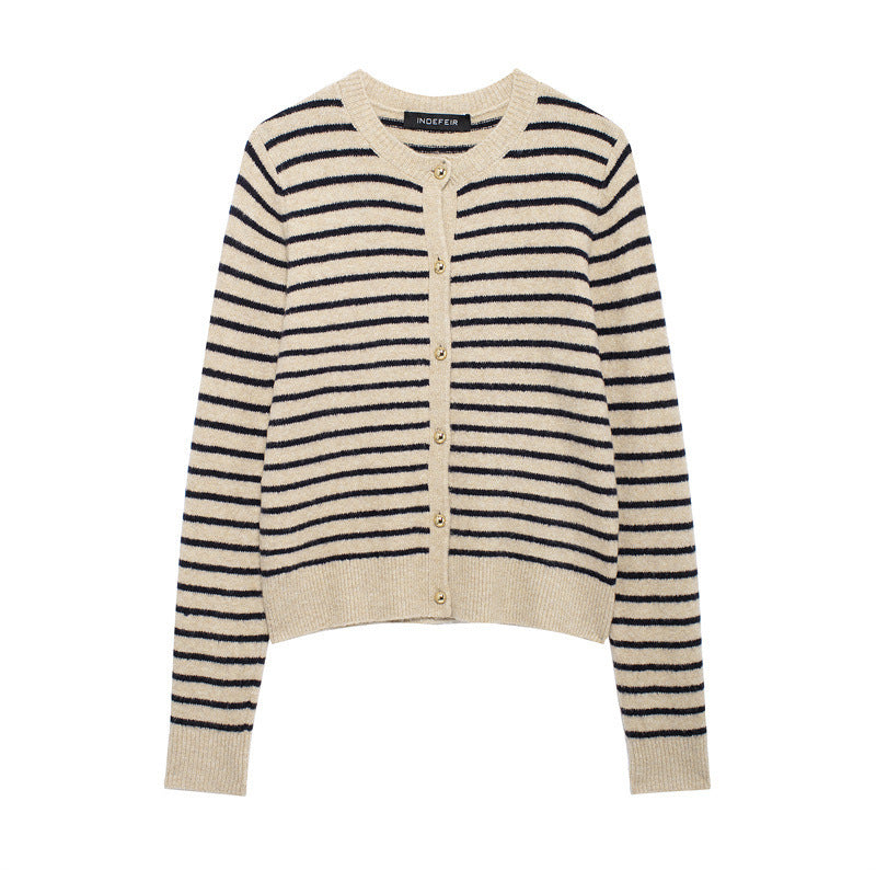 Dames cardigan avec un motif à rayures délicates et des détails de boutons élégants Chic und Stil