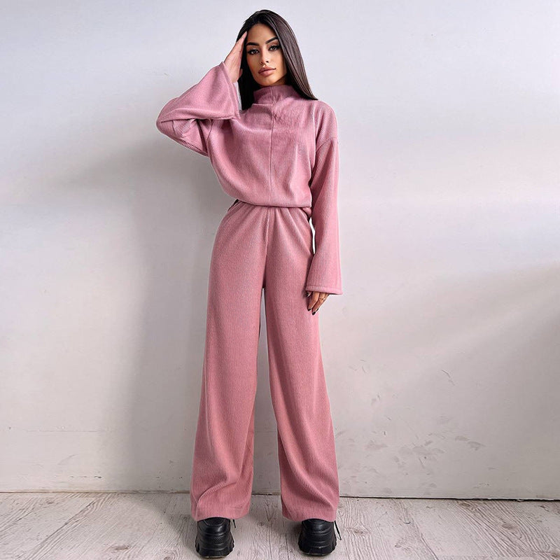 Women's casual jumpsuit in soft ribbed fabric. Chic and stylish.