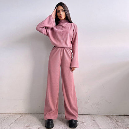 Women's casual jumpsuit in soft ribbed fabric. Chic and stylish.