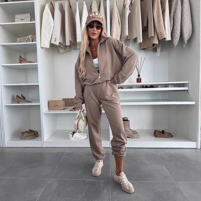 Dames confortable ensemble de loisirs avec col montant et poches plaquées Chic und Stil