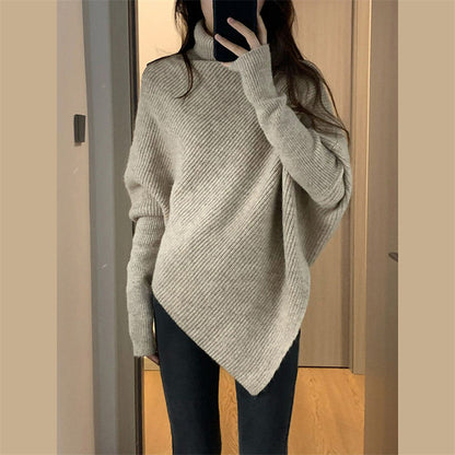 Asymmetrical knit sweater for women with a casual oversized design Chic und Stil