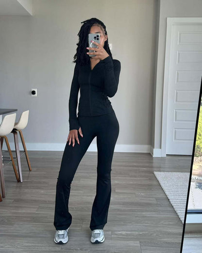 Women's athletic set with zip-up long sleeve top and flared pants Chic und Stil